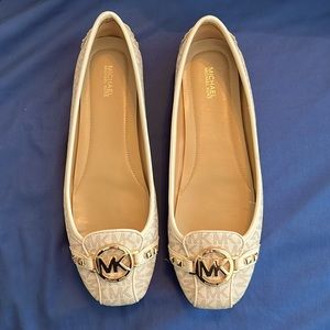 Michael Kors vanilla logo moccasins. SUPER trendy for fall!